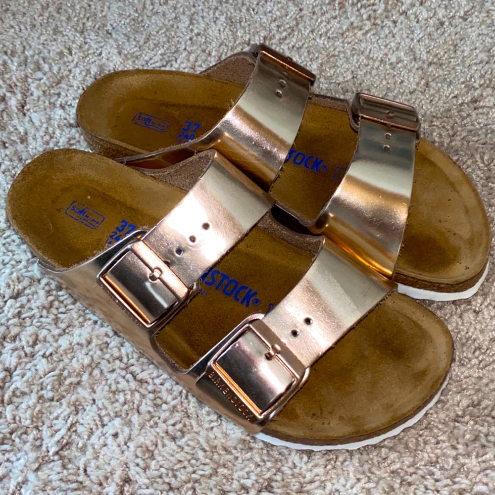 Rose gold Birkenstock’s
